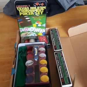 Cardinals Texas Hold'em tournament poker sets